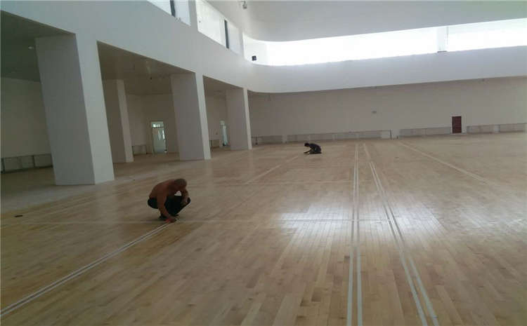 24厚風雨操場地板怎么保養(yǎng)?