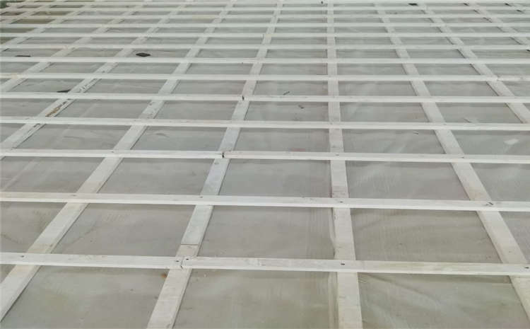 學校籃球場木地板施工技術方案