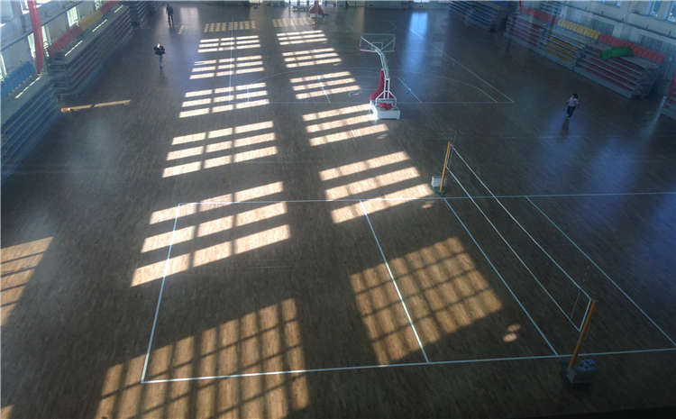 大型運(yùn)動木地板施工技術(shù)