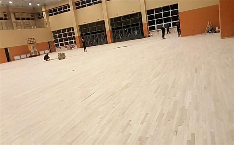 北京楓木運(yùn)動木地板價格及圖片