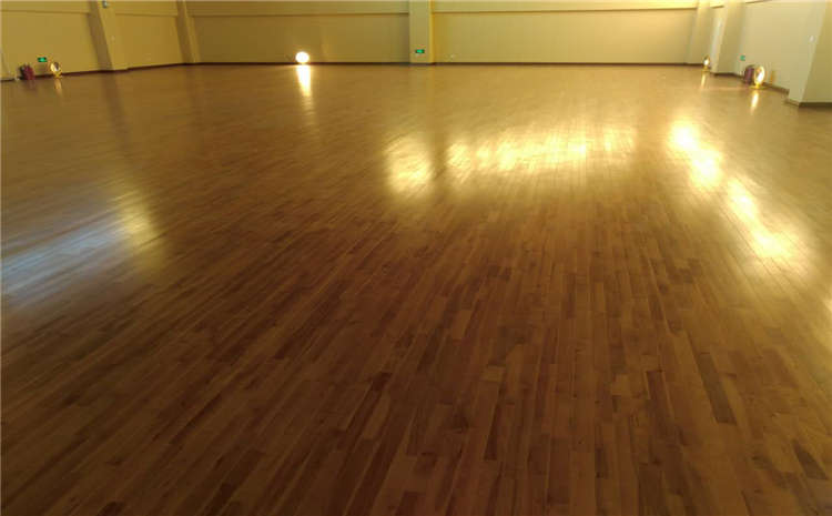 松木籃球木地板結(jié)構(gòu)