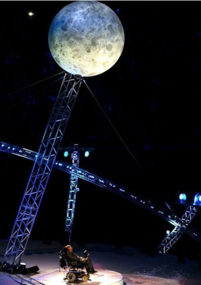 霍金的體育情緣：6年前曾親臨倫敦殘奧會(huì)開(kāi)幕式