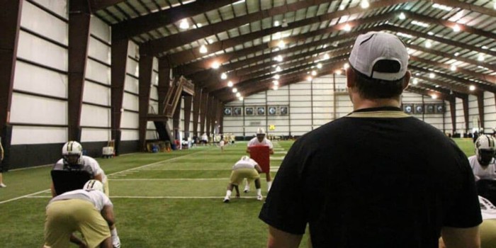 為什么室內體育場館建筑很流行鋼結構材質