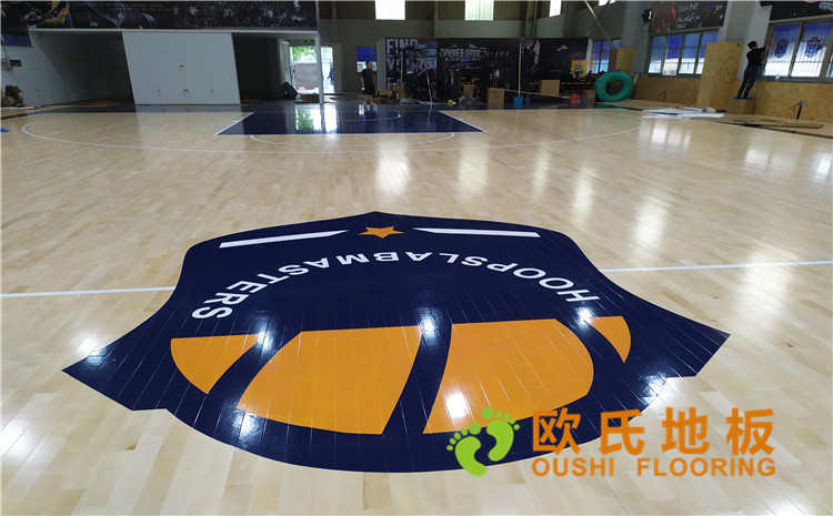 江蘇昆山市博瑞祥汽車公司籃球館木地板案例