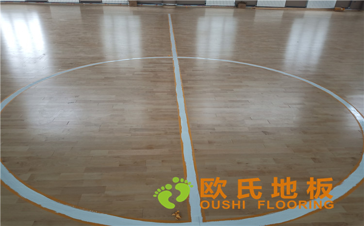 新疆克拉瑪依市獨山子虹園小區(qū)體育館木地板項目-歐氏運動木地板