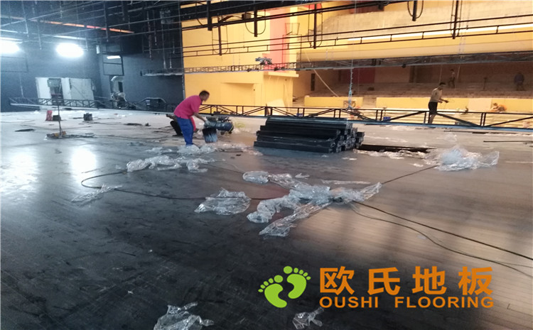 河北廊坊益田同文學(xué)校舞臺木地板-歐氏運動木地板