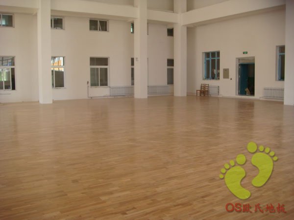 沈陽市同澤中學運動木地板鋪設