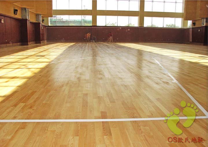 寧夏通訊樞紐工程體育館運(yùn)動木地板鋪設(shè)